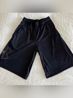 Under Armour Men's black athletic shorts